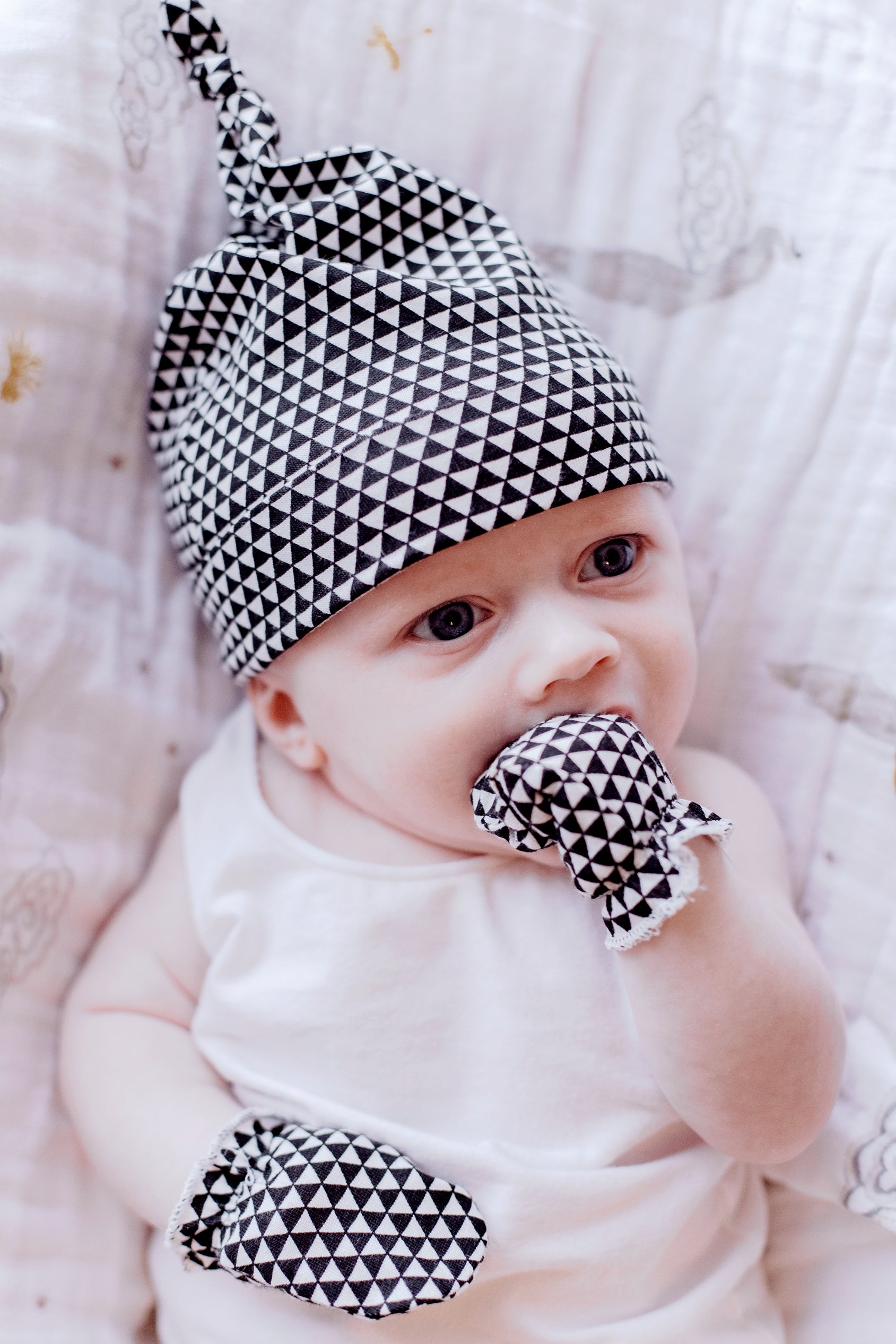 Organic Cotton Bandana Bib, Mitten, Hat Set - Greenwich