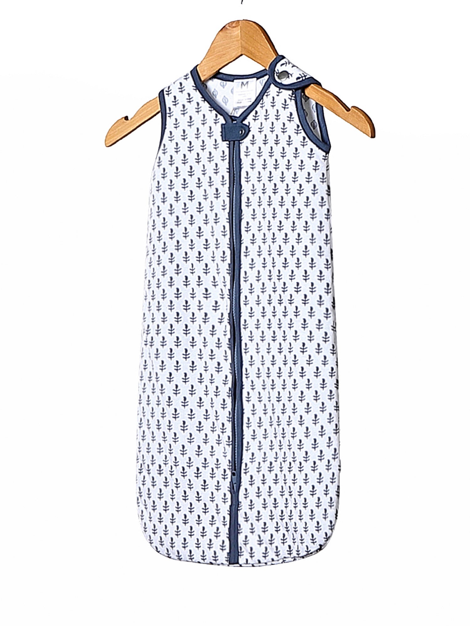 Lightweight sleep sack by Malabar Baby — breathable, comfortable, and ideal for safe, peaceful naps and bedtime for babies. Perfect for warm weather, this baby sleep sack promotes comfortable sleep and is a must-have for new parents.