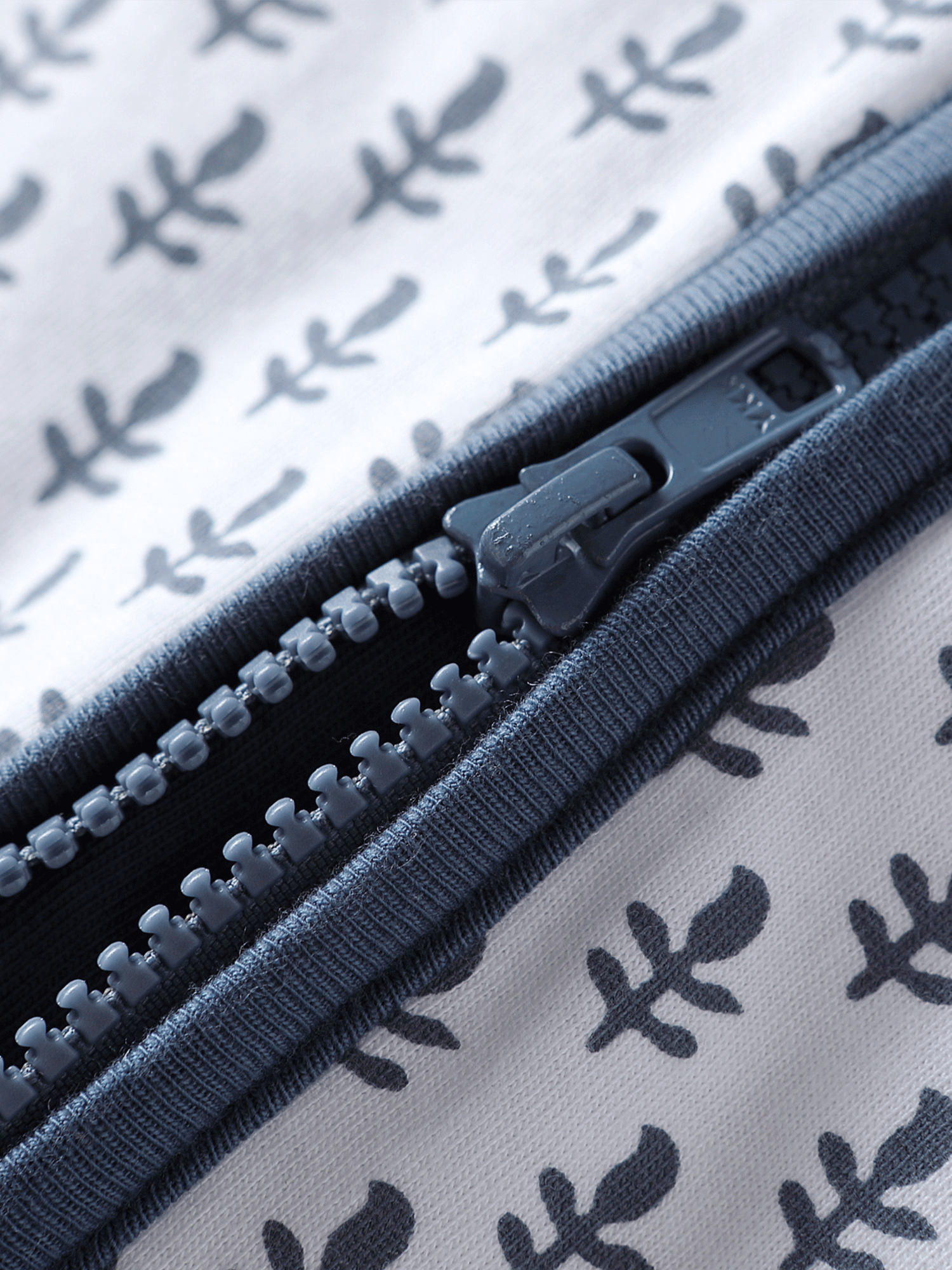 The best baby sleep sack recommended by parents and sleep consultants, designed to promote safe, comfortable sleep for infants and toddlers. Made from breathable, cozy fabrics, this sleep sack helps regulate body temperature and ensures a restful night for your little one.