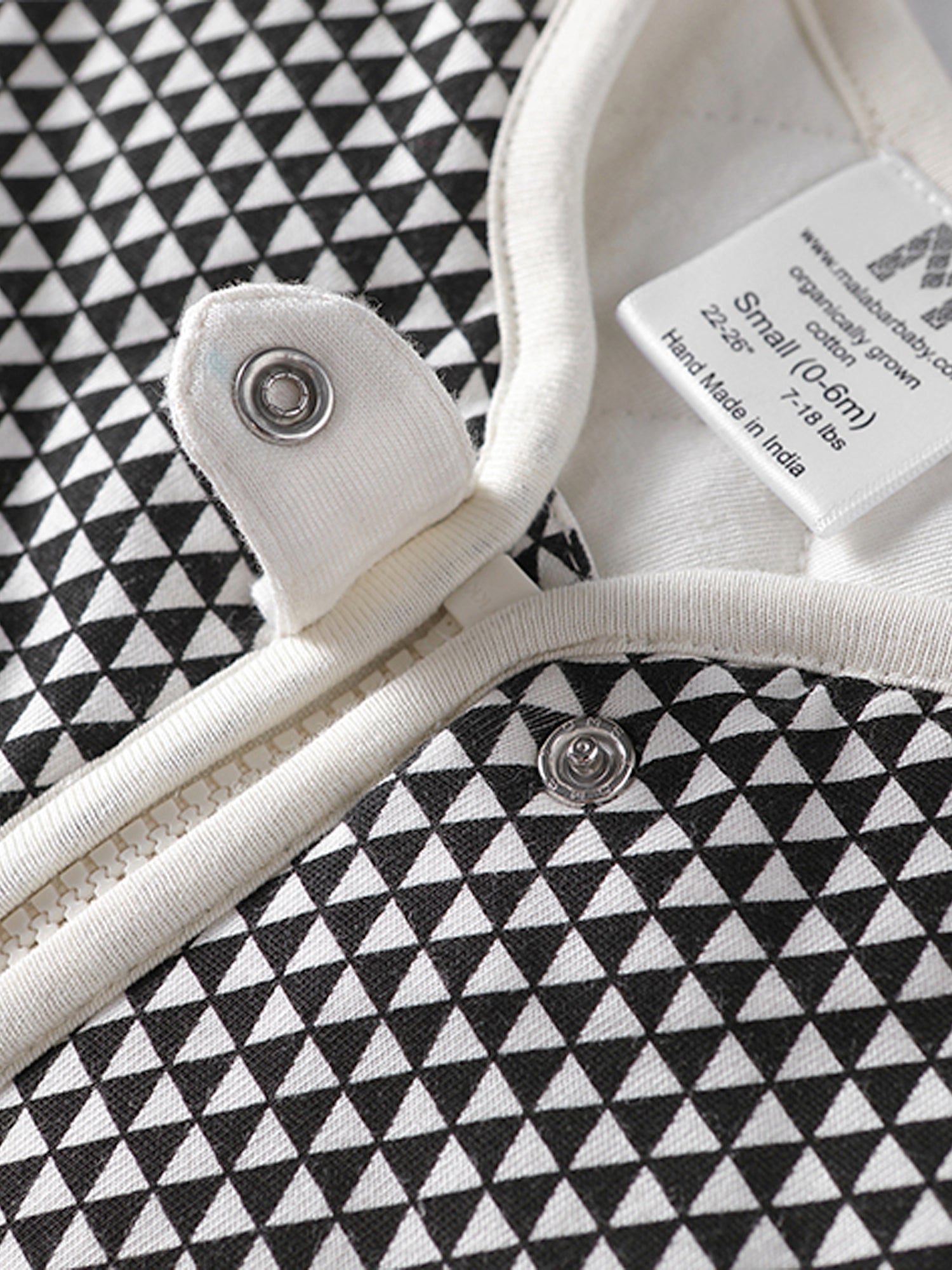 The best baby sleep sack recommended by parents and sleep consultants, designed to promote safe, comfortable sleep for infants and toddlers. Made from breathable, cozy fabrics, this sleep sack helps regulate body temperature and ensures a restful night for your little one.