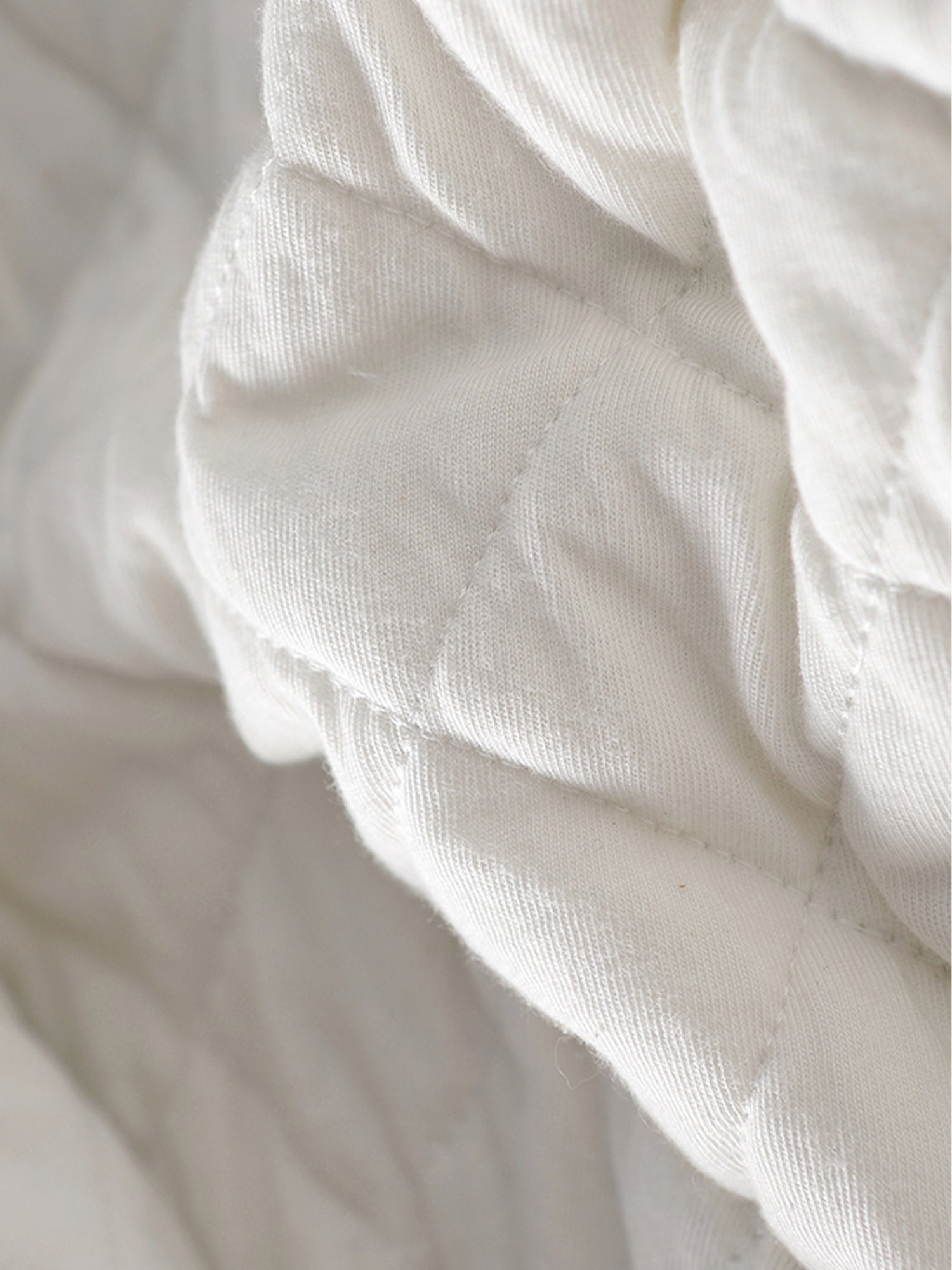 The best baby sleep sack recommended by parents and sleep consultants, designed to promote safe, comfortable sleep for infants and toddlers. Made from breathable, cozy fabrics, this sleep sack helps regulate body temperature and ensures a restful night for your little one.