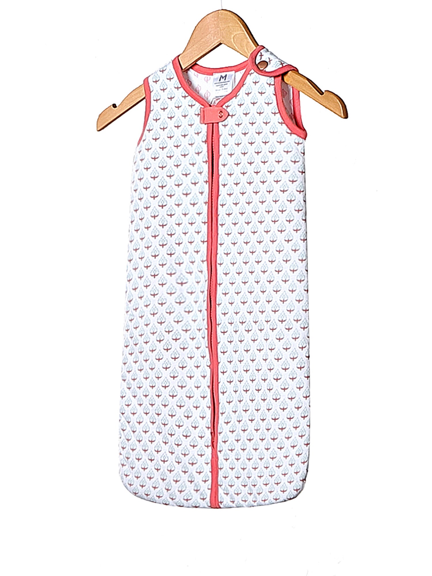 Lightweight sleep sack by Malabar Baby — breathable, comfortable, and ideal for safe, peaceful naps and bedtime for babies. Perfect for warm weather, this baby sleep sack promotes comfortable sleep and is a must-have for new parents.