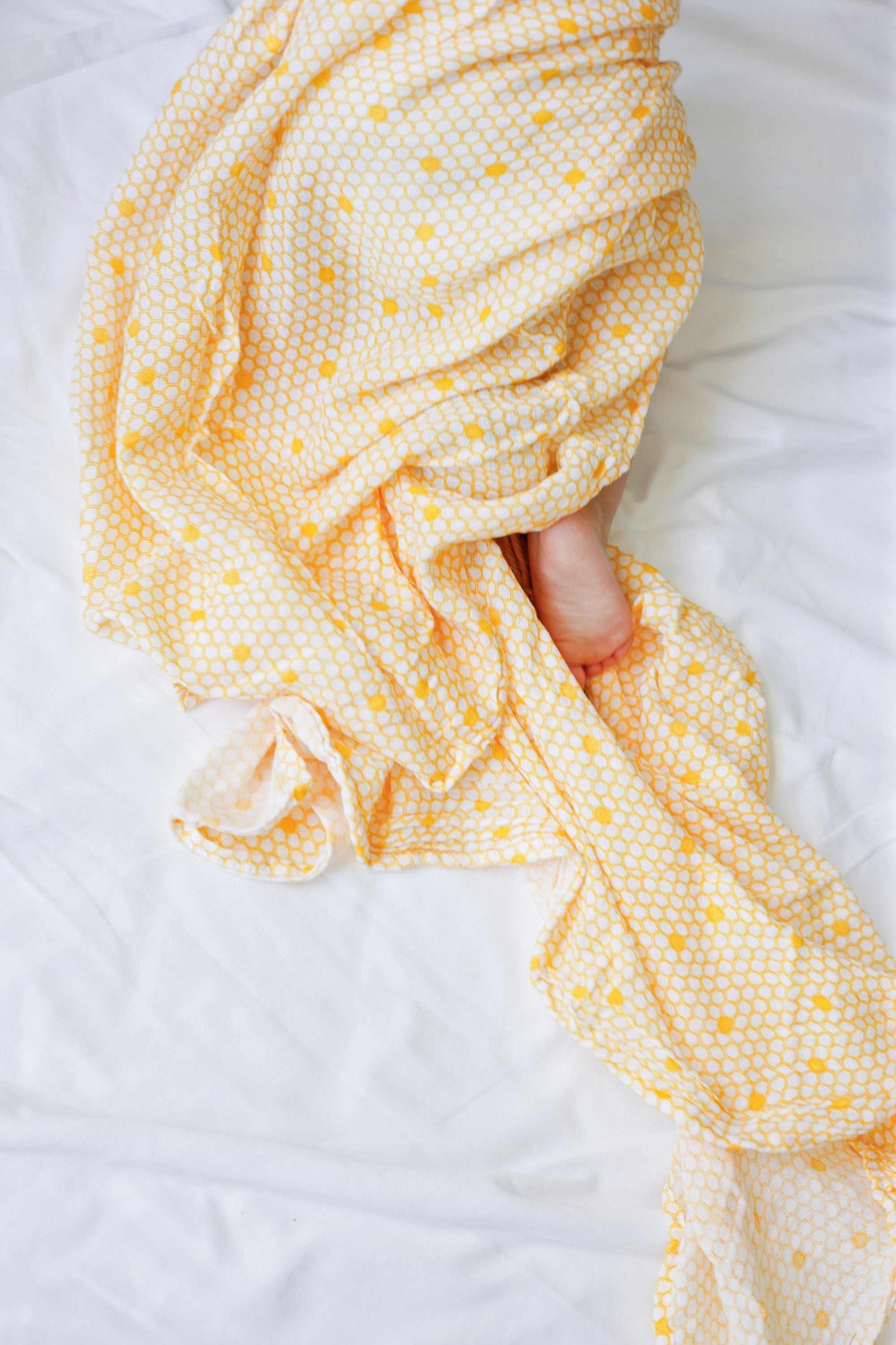 Organic Swaddle Set - Busy Bees (Bee & Hive)